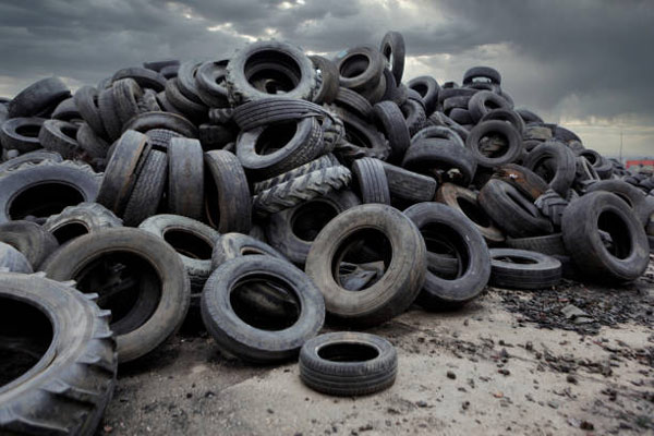 Small Pyrolysis Plant Recycles Waste Tyres